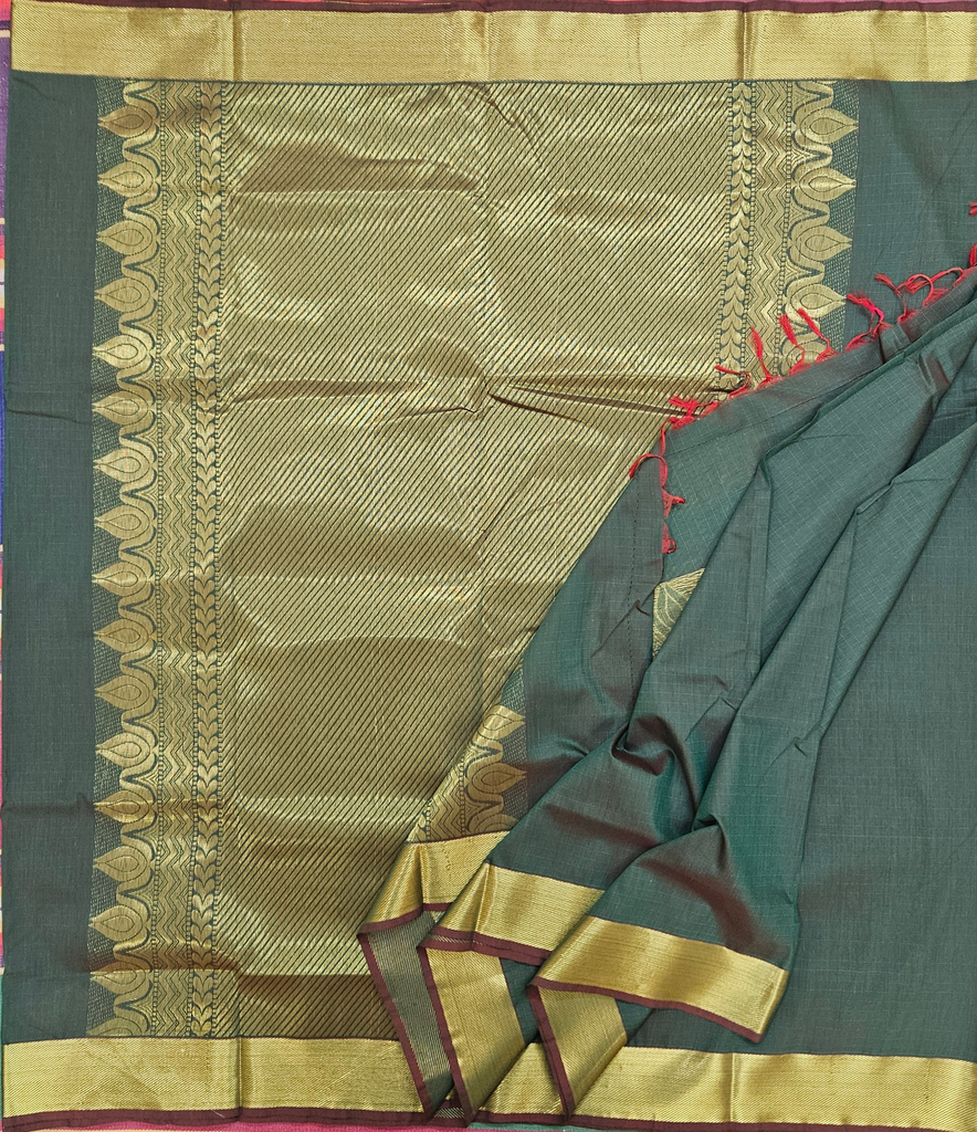 10 yards Kalyani Cotton Manthulir Green /Golden Border